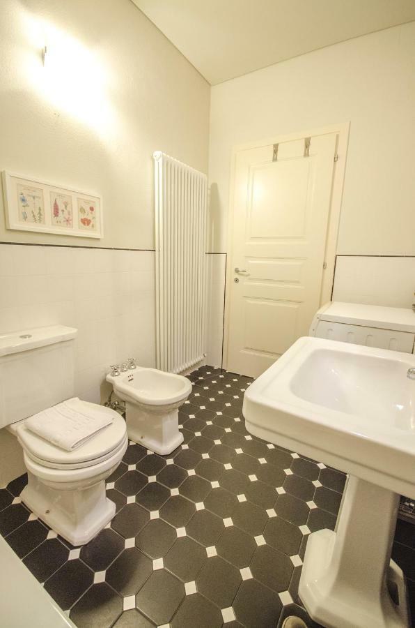 Azeglio Apartment, A Due Passi Da Piazza Maggiore ボローニャ エクステリア 写真