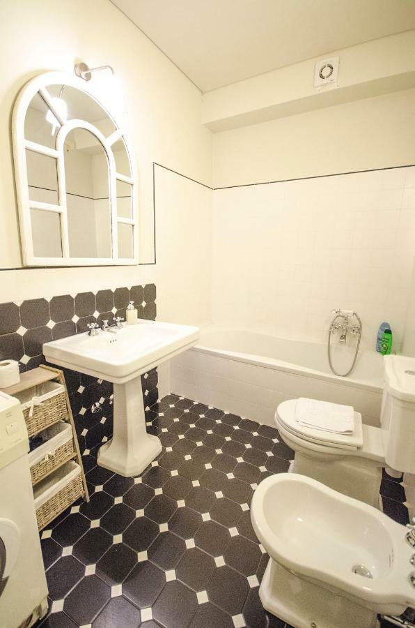 Azeglio Apartment, A Due Passi Da Piazza Maggiore ボローニャ エクステリア 写真