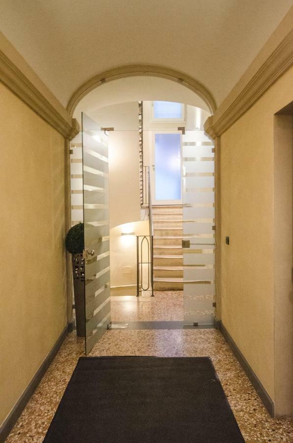 Azeglio Apartment, A Due Passi Da Piazza Maggiore ボローニャ エクステリア 写真