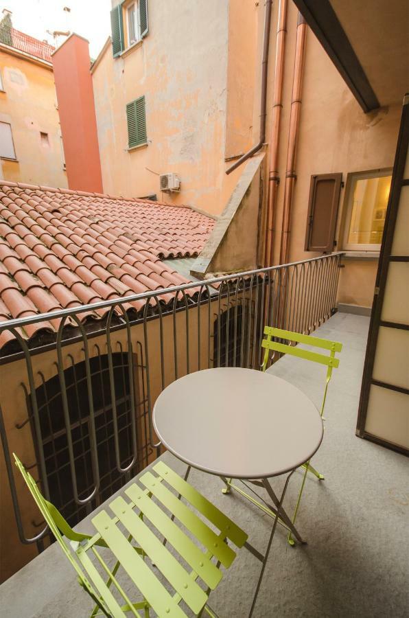 Azeglio Apartment, A Due Passi Da Piazza Maggiore ボローニャ エクステリア 写真